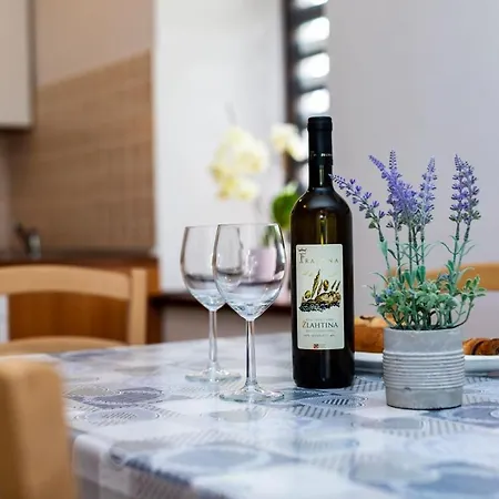 Sersic Πανσιόν 3*